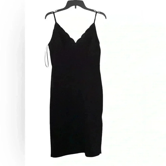 NWT SOCIALITE Black Scallop Trim Bodycon Dress Size Medium - Picture 1 of 7
